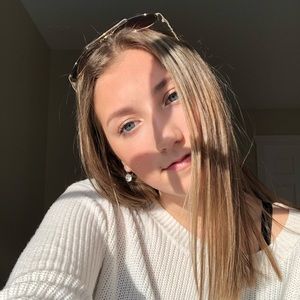 Meet your Posher, Elise